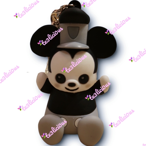DISNEY PARKS WISHABLES MICKEY STEAMBOAT WILLIE KEYCHAIN - Picture 1 of 6
